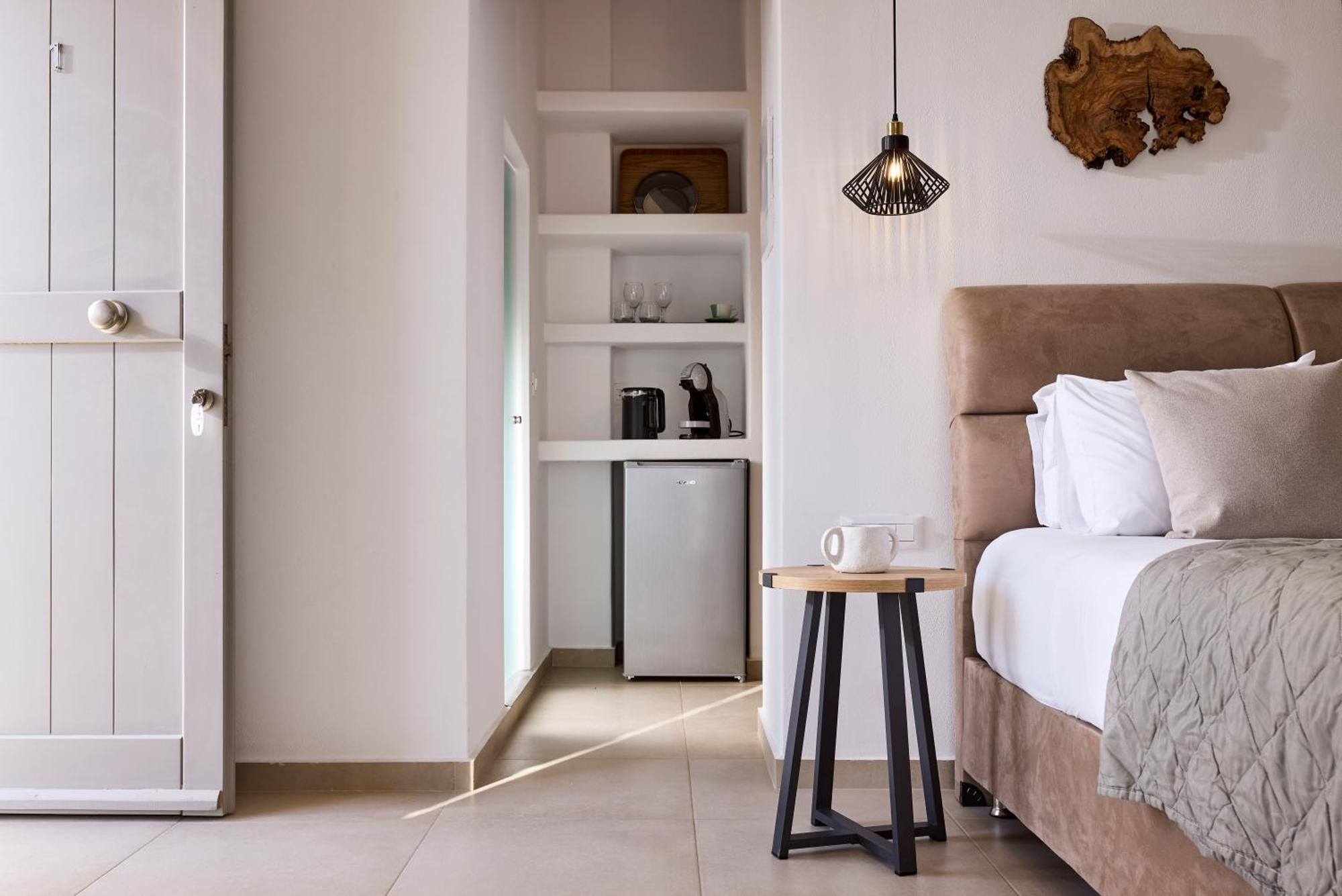 Kedros Milos Suites Адамас Екстер'єр фото