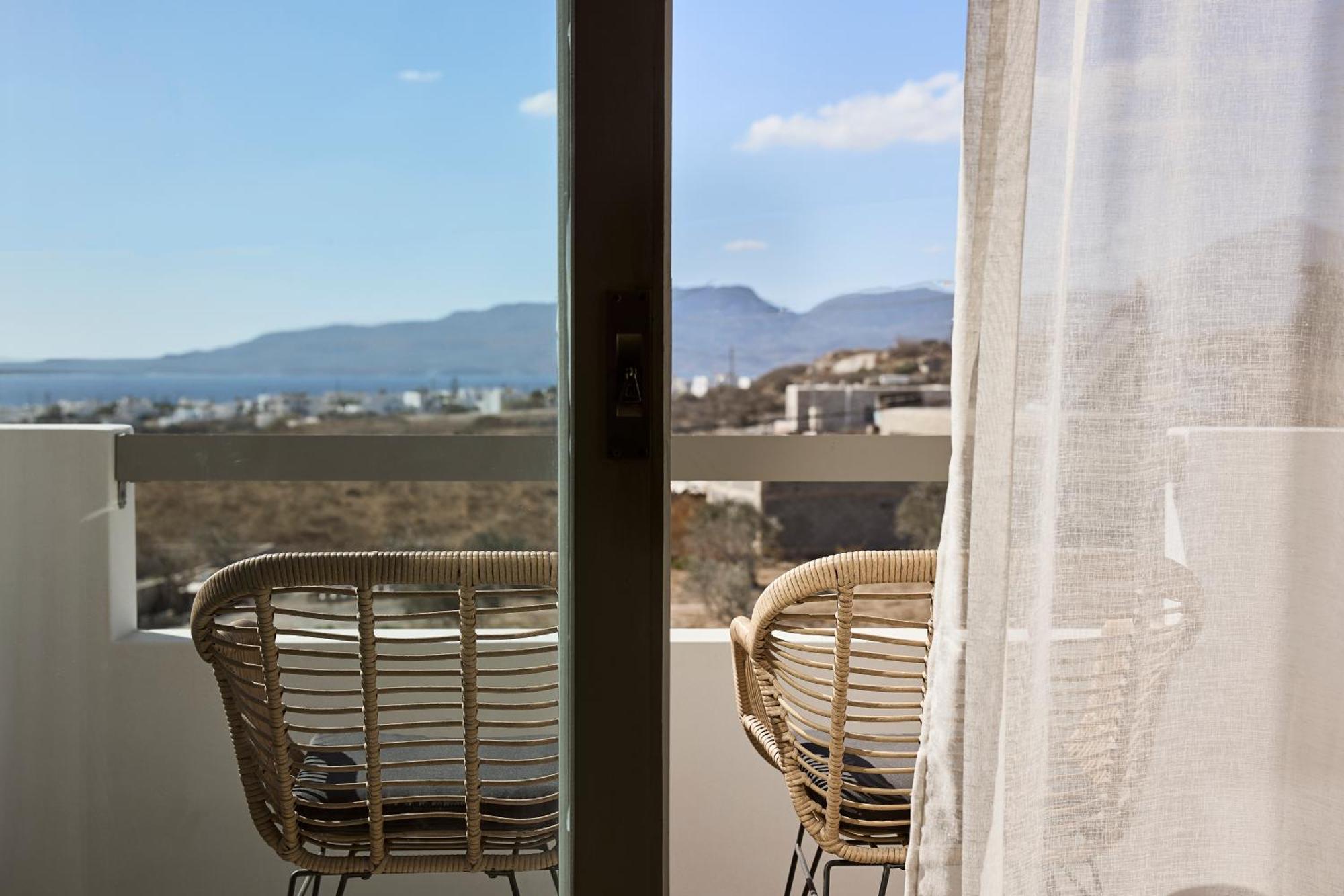 Kedros Milos Suites Адамас Екстер'єр фото