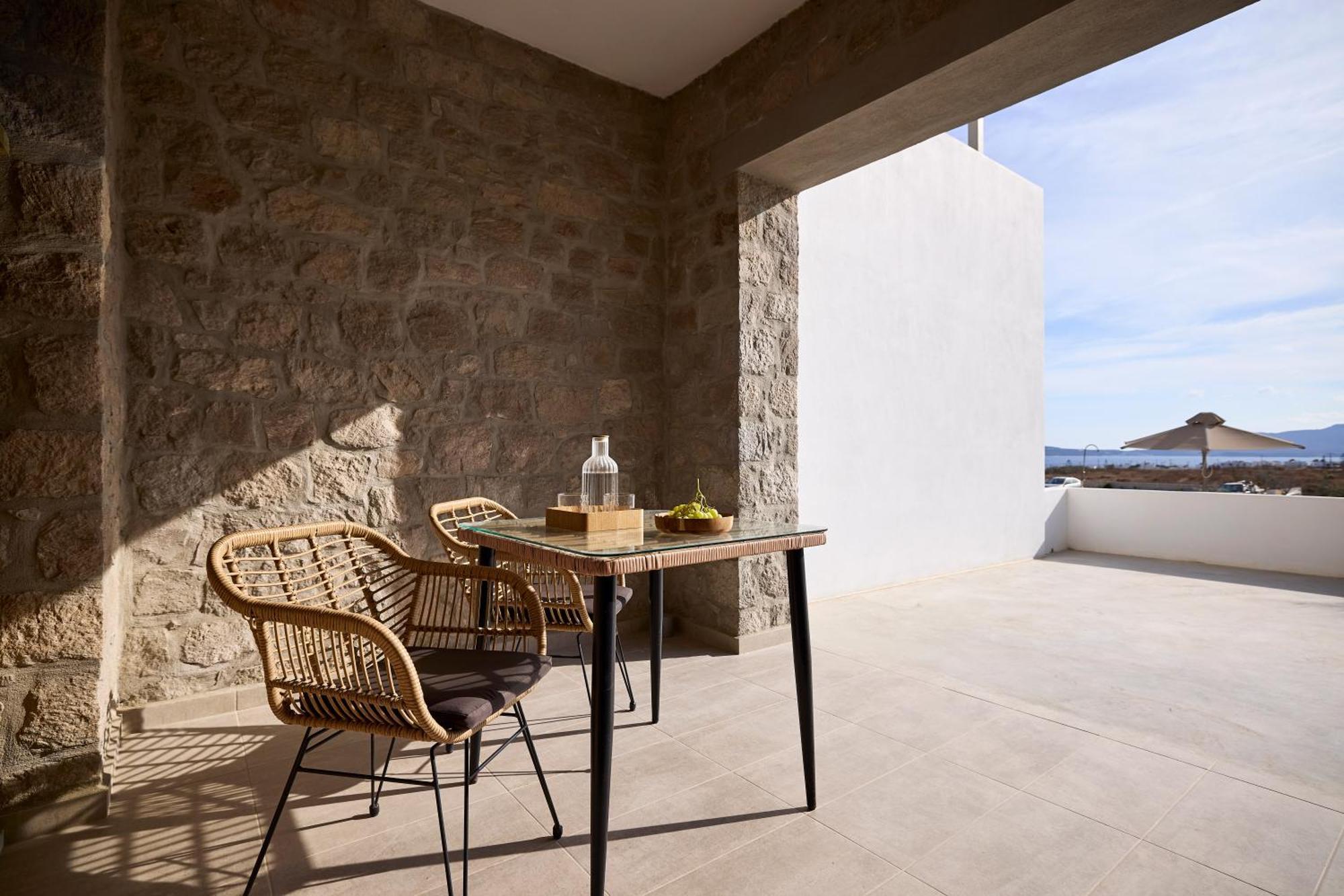 Kedros Milos Suites Адамас Номер фото