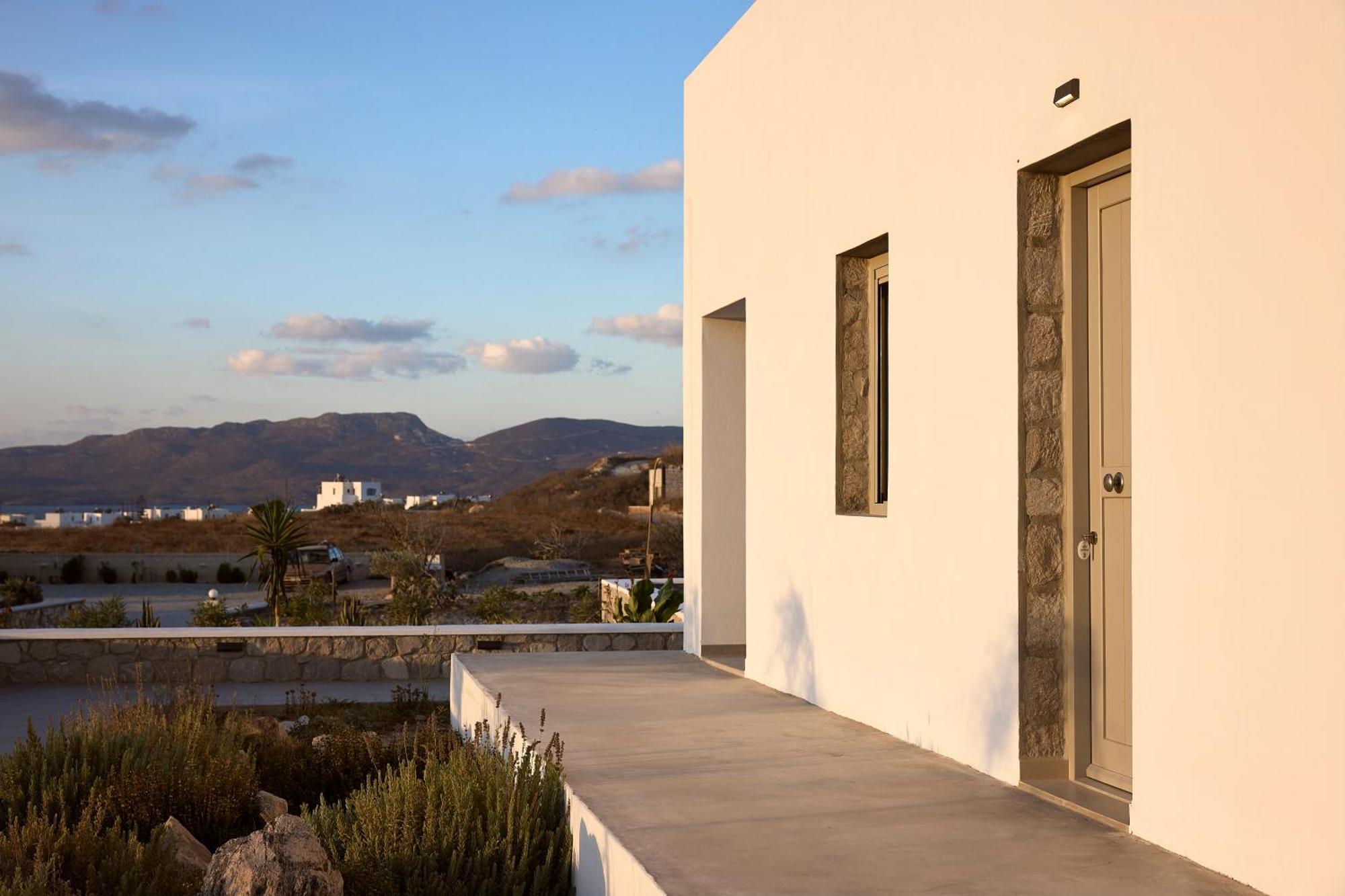 Kedros Milos Suites Адамас Номер фото